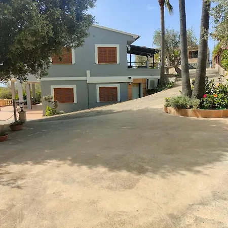 Holiday home Capllonch